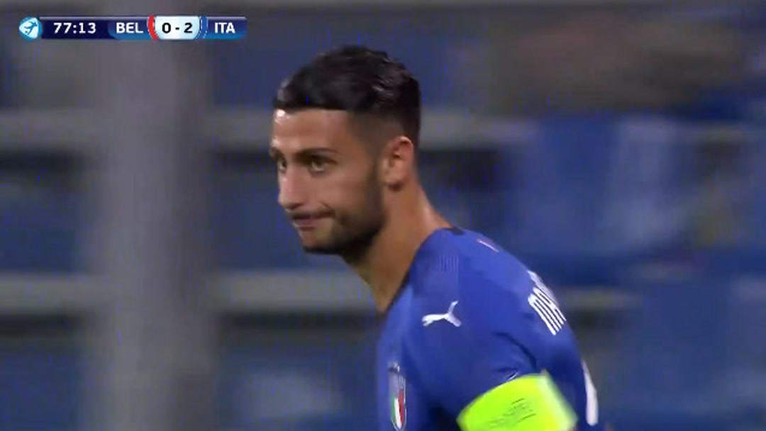 划通过边路 划通过边路